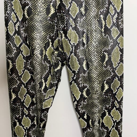 Commando Faux Leather Animal Print Legging in Olive Snake large - Picture 11 of 14